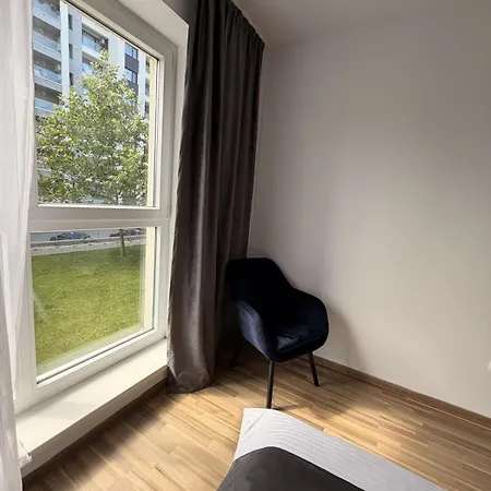 Bright 2br 2bath W Parking Near Coresi Mall