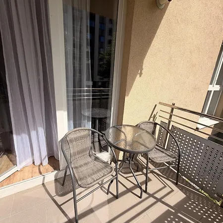 Bright 2br 2bath W Parking Near Coresi Mall *