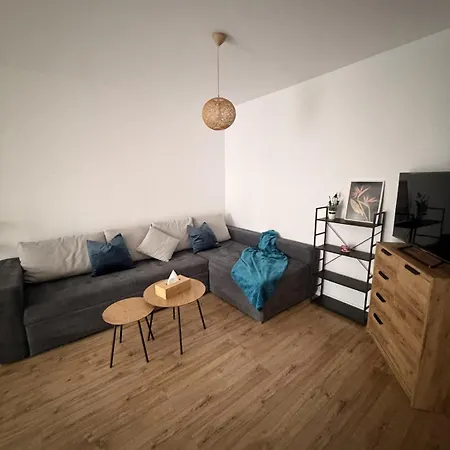 Bright 2br 2bath W Parking Near Coresi Mall Appartamento