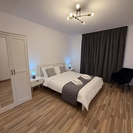 Bright 2br 2bath W Parking Near Coresi Mall