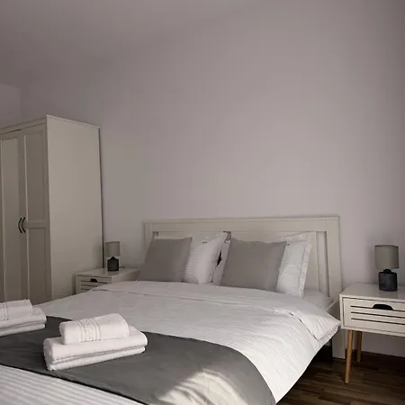 公寓 Bright 2br 2bath W Parking Near Coresi Mall *